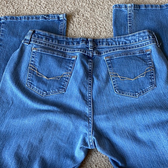 Riders by Lee Light Wash Boot Cut Slims You Jeans - Picture 2 of 5